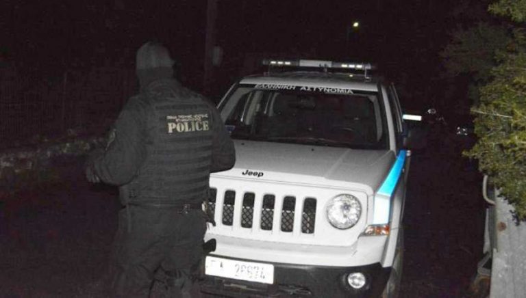 Έλεγχος σε αυτοκίνητο έφερε δύο συλλήψεις