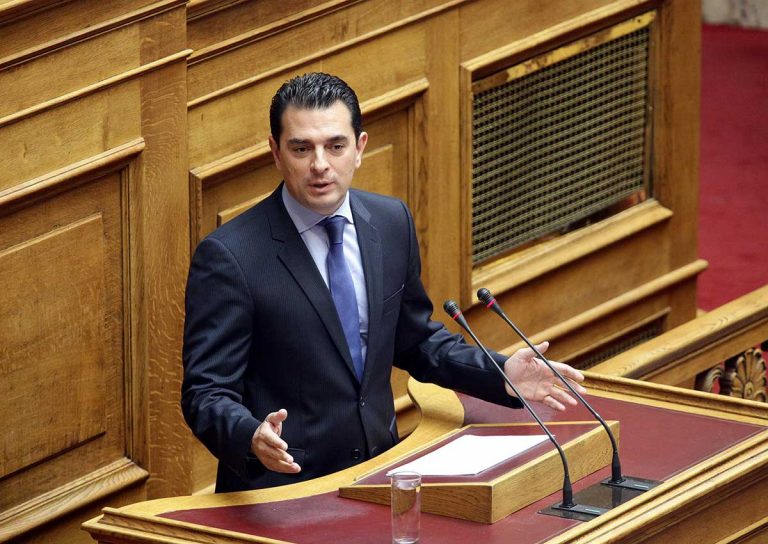 Κώστας Σκρέκας: Μετά το «δεν πληρώνω» τώρα εισπρακτική εταιρεία για τα ληξιπρόθεσμα της ΔΕΗ