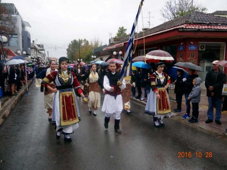 Στο πλευρό του Μητσοτάκη στη Λάρισα ο Κώστας Σκρέκας