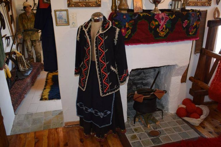 «Πινελιά» παράδοσης και πολιτισμού στην Πεύκη Τρικάλων με …ιδιωτική πρωτοβουλία