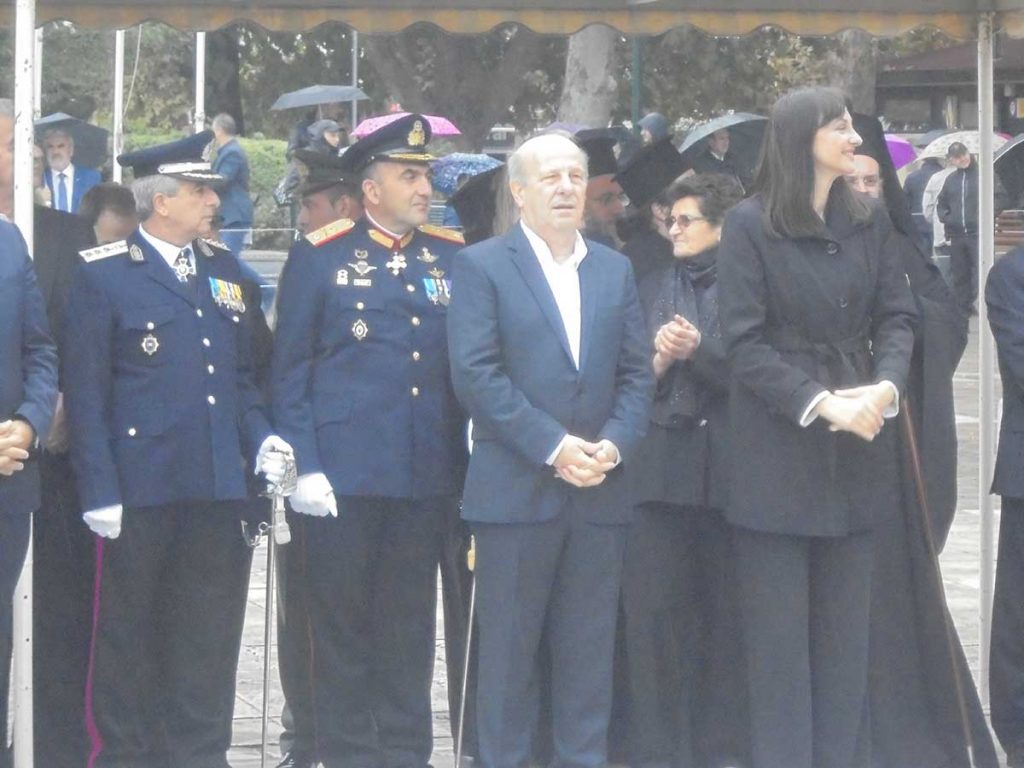 Τελικά το …τιμώμενο πρόσωπο της παρέλασης ήταν ο …Χρήστος Σιμορέλης