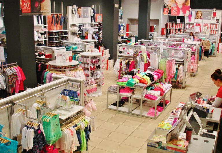 Νεαρή παρίστανε την πελάτισσα για να κλέψει βρεφικά είδη