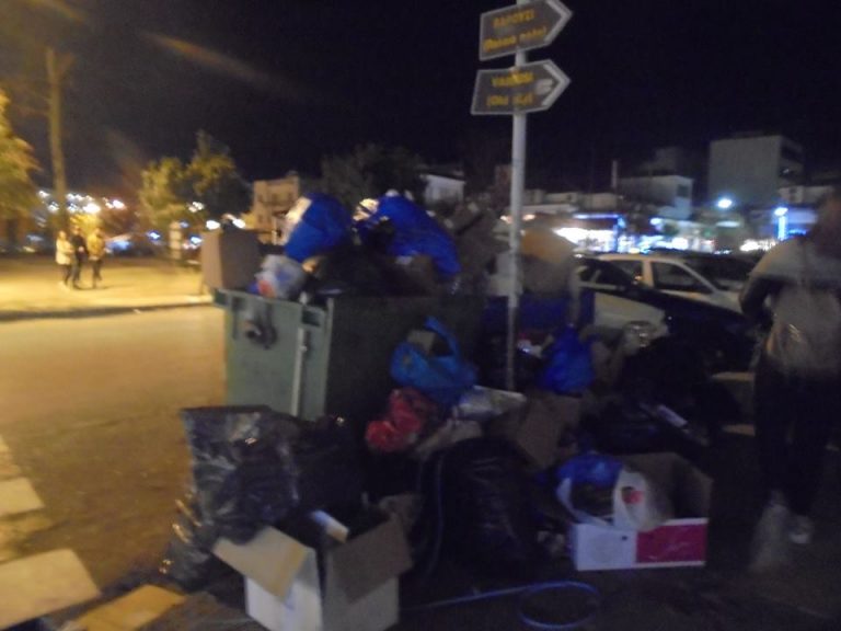 Ιδιότυπος «στολισμός» των Τρικάλων