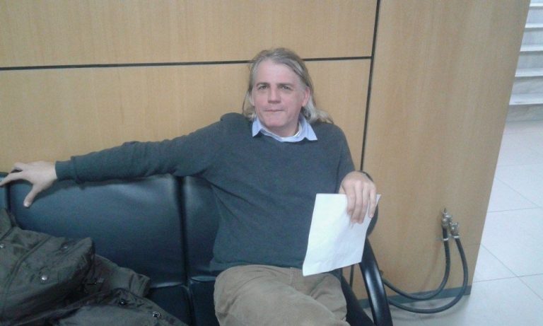 Να ανάψουν …λαμπάδα στον Γιώργο Μητσιούλη