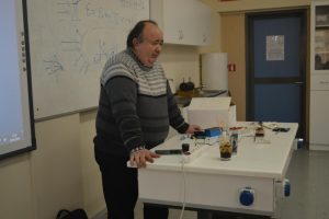 Ο Υπεύθυνος του ΕΚΦΕ στο 3ο Λύκειο Τρικάλων «Οδυσσέας Ελύτης»