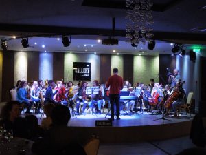 Κοπή πίτας και μαθήματα μουσικής…