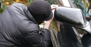 Συλλήψεις για κλοπή αυτοκινήτου