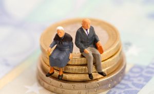 Εθνική σύνταξη 384 ευρώ μηνιαίως