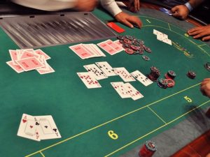 Από το …πόκερ στις …χειροπέδες