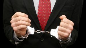 Χειροπέδες στα Τρίκαλα σε 68χρονο φοροφυγά