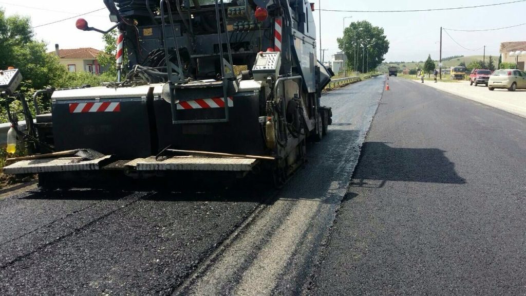 Συνεχίζεται η ασφαλτόστρωση …περιφερειακά των Τρικάλων