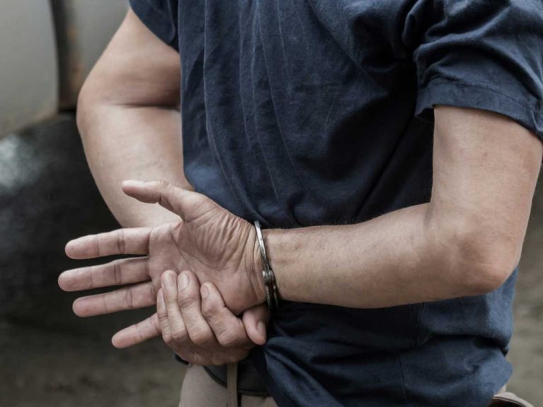 ​Σύλληψη φρουρού βουλευτή της ΝΔ στην Αλβανία που πήγε στο μνημόσυνο του Κ. Κατσίφα