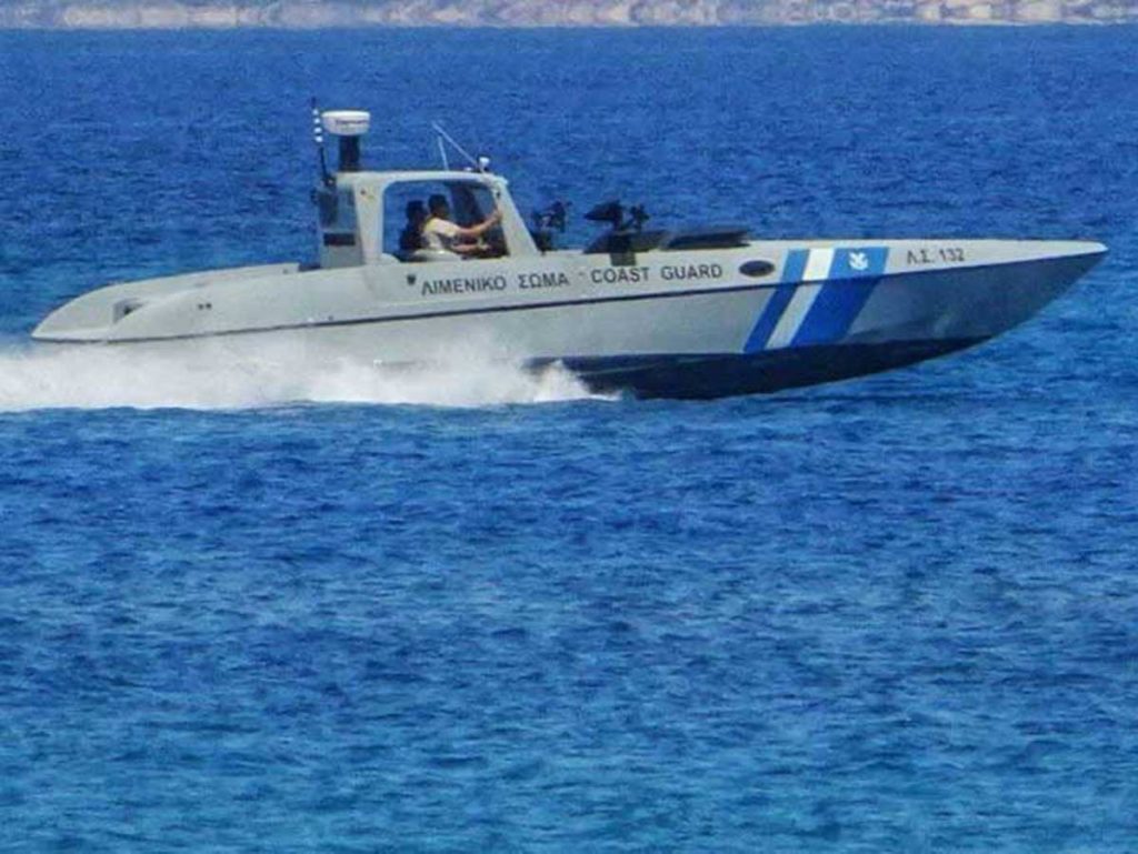 ​Μεταφορά 71 μεταναστών που είχαν εντοπιστεί σε ιστιοφόρο στο Αργοστόλι