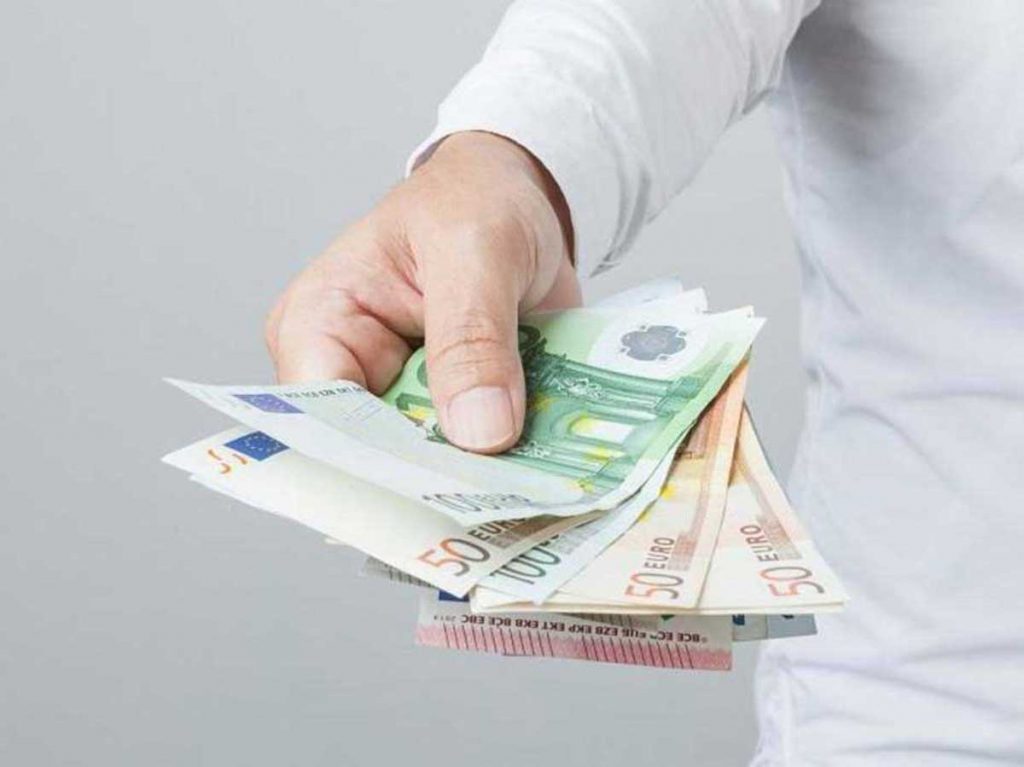 ​Τα σενάρια για την καταβολή του κοινωνικού μερίσματος 2018