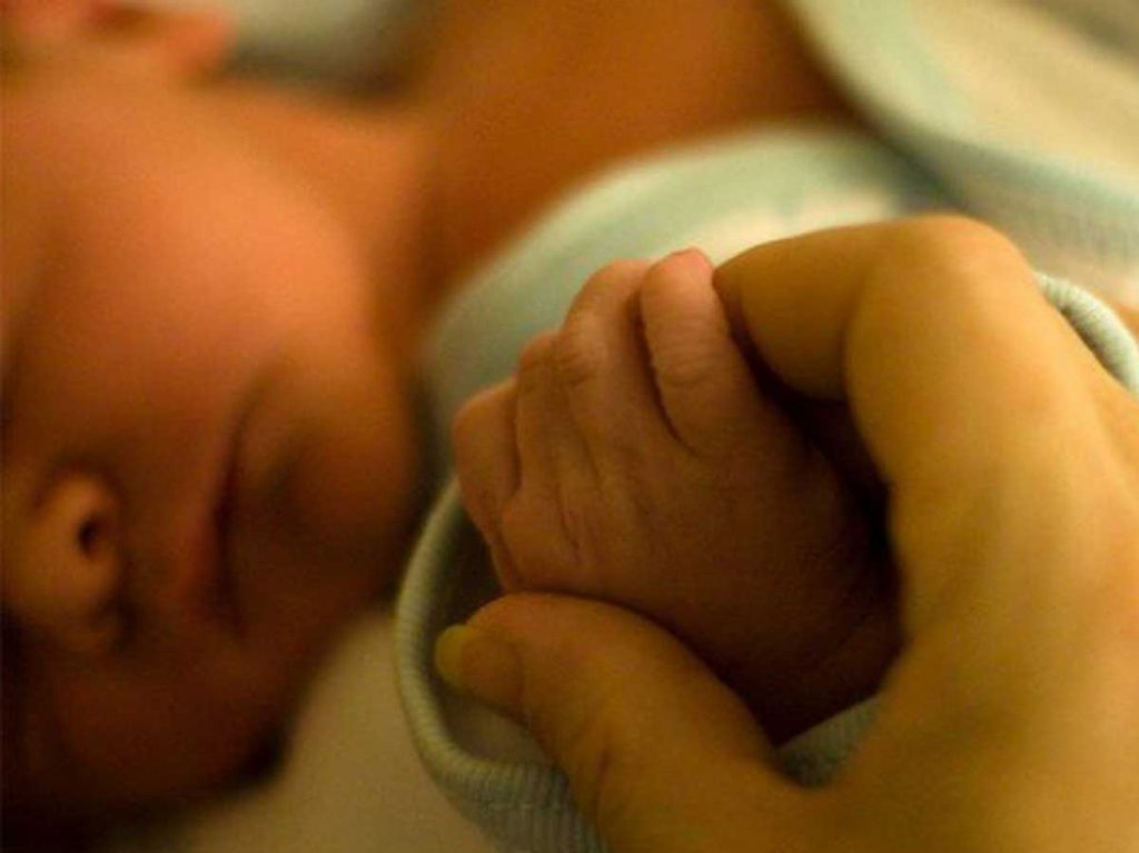 ​Μωρό κατάπιε ποσότητα κάνναβης και νοσηλεύεται σε κώμα-Συνελήφθησαν οι γονείς του