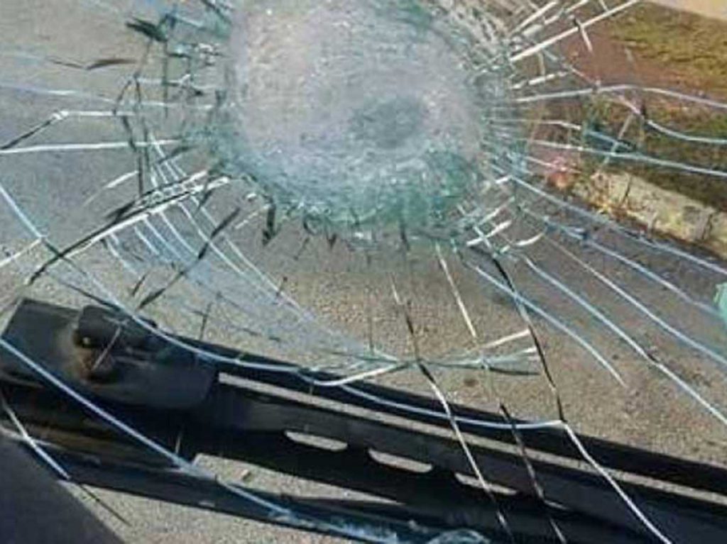 ​Σύλληψη 3 ανηλίκων που πέταξαν πέτρες σε λεωφορείο