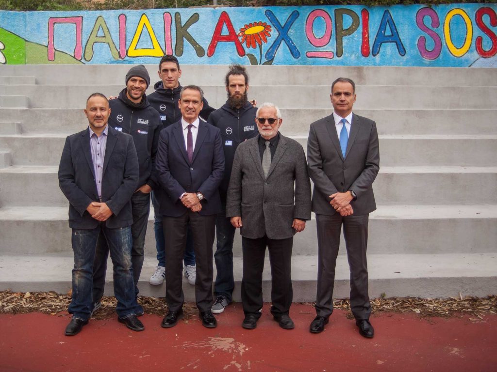 ​«Η Eurobank και η Εθνική Ομάδα Μπάσκετ Ανδρών στο Χριστουγεννιάτικο Γεύμα Αγάπης του Παιδικού Χωριού SOS Βάρης»