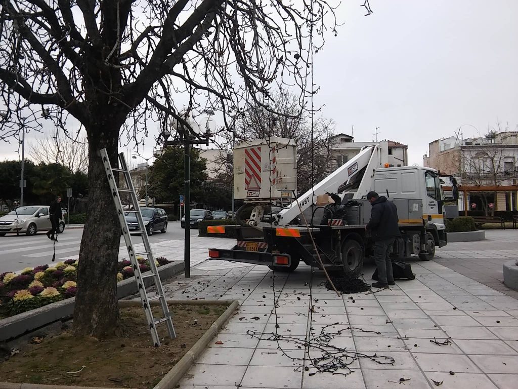 Λίγο πριν την άνοιξη τέλος τα Χριστούγεννα στα Τρίκαλα