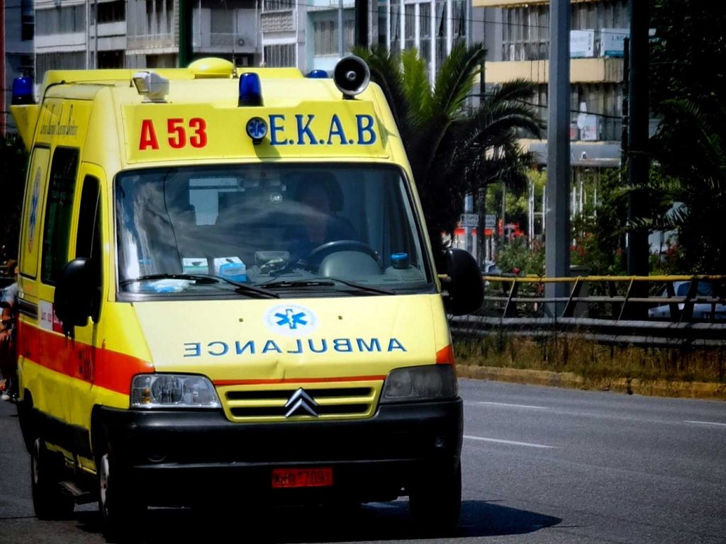 Τροχαίο στην παραλιακή με 3 τραυματίες, ανάμεσά τους ο γιος του Νίκου Πατέρα