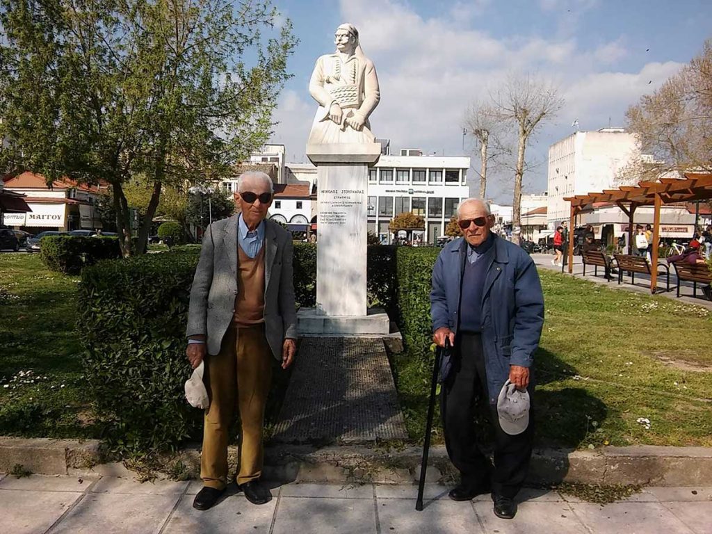 Οι παππούδες της κεντρικής πλατείας Τρικάλων και η Επανάσταση του 1821