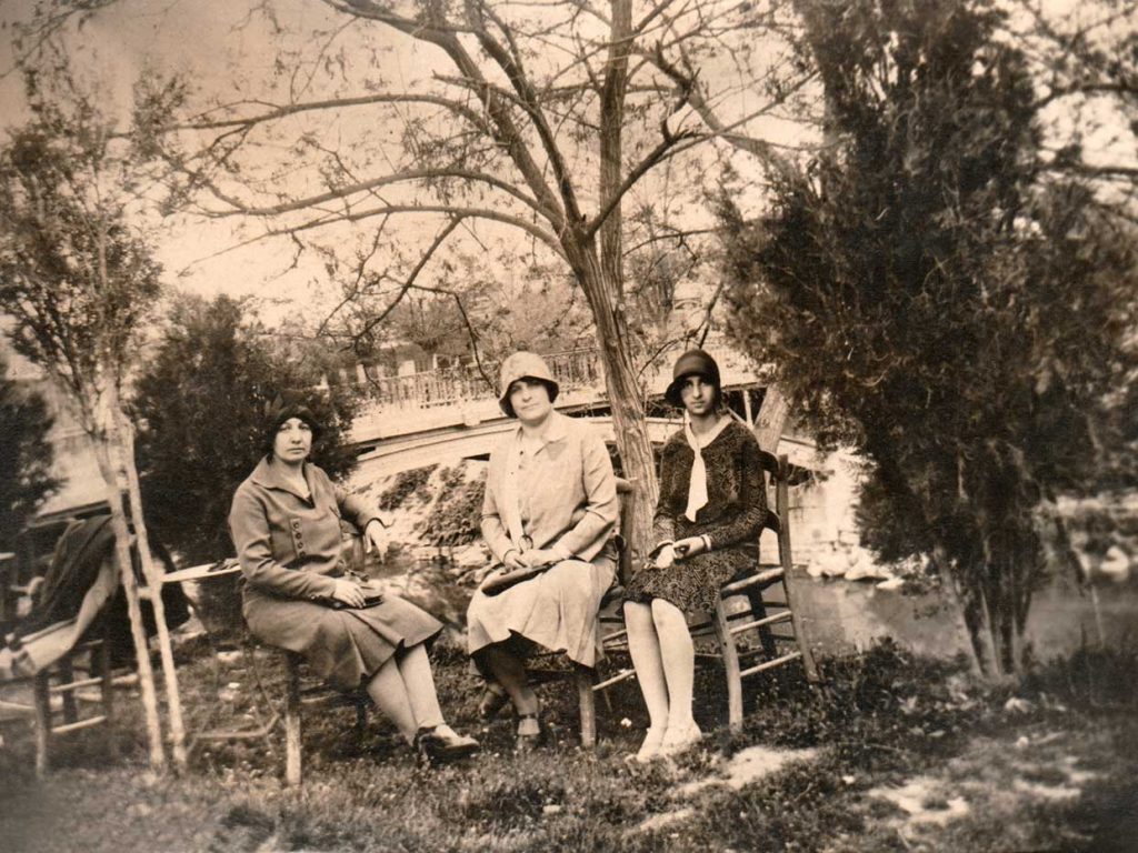 ​Μια γυναικεία «έξοδος» στα Τρίκαλα του 1930