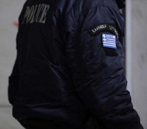 Νεαρός …δάγκωσε αστυνομικό στο χέρι