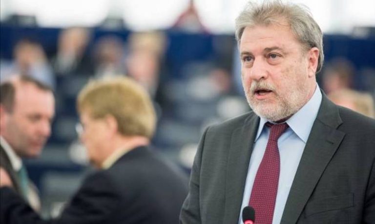 Ελεύθερη πρόσβαση στα ΑΕΙ και περιφερειακή οργάνωση
