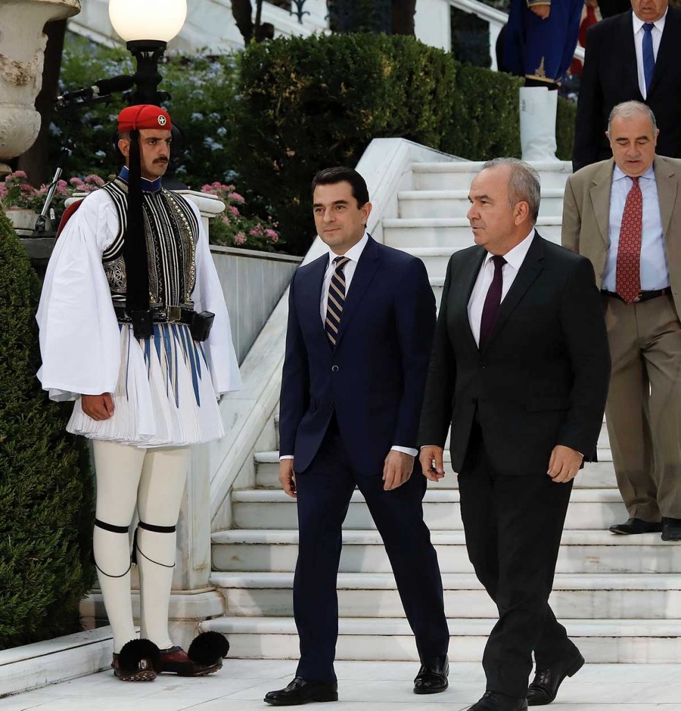 Στη γιορτή Αποκατάστασης της Δημοκρατίας ο Κώστας Σκρέκας