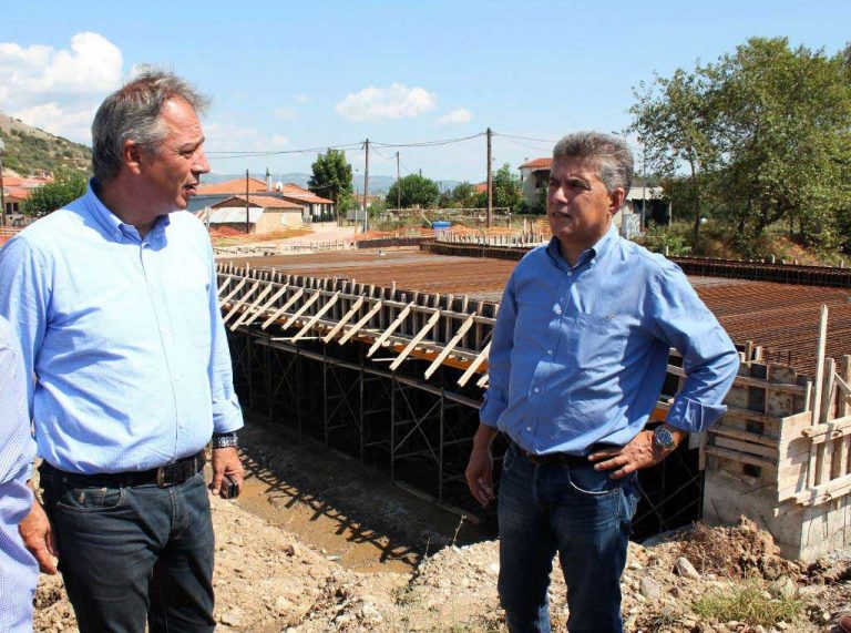 Βελτιώνει το δρόμο Αγριελιάς – Κουμαριάς η Περιφέρεια Θεσσαλίας