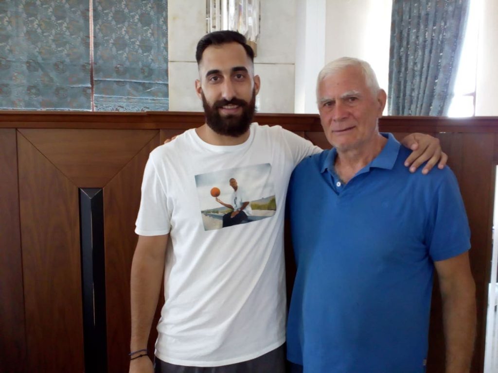 Στους Ίκαρους Τρικάλων ο Βασίλης Μακρής