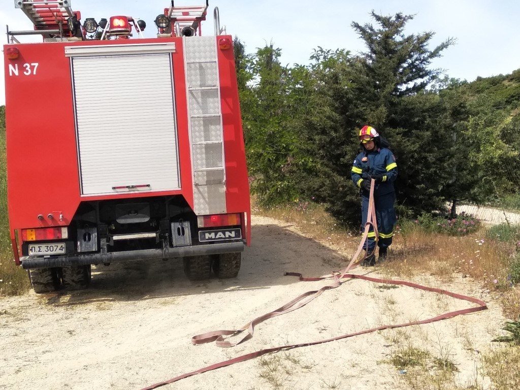 Φωτιά έξω από τη Λυγαριά - Έγκαιρη επέμβαση της Πυροσβεστικής