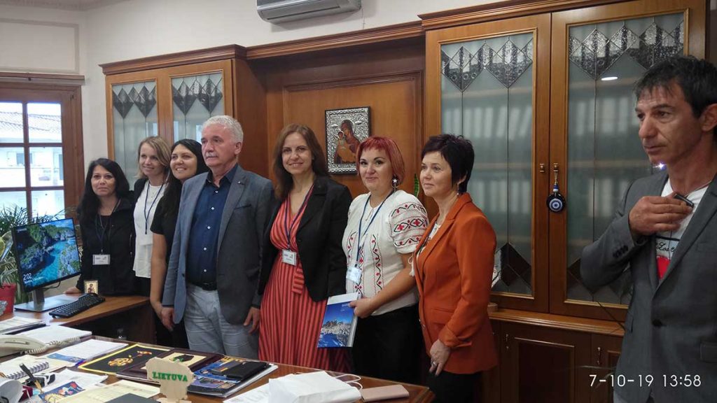 Το 1o ΓΥΜΝΑΣΙΟ ΚΑΛΑΜΠΑΚΑΣ διοργάνωσε την 4η ΔΙΑΚΡΑΤΙΚΗ ΣΥΝΑΝΤΗΣΗ