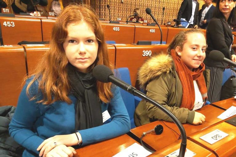 Δύο τρικαλινές μαθήτριες εναντίον fakenews!