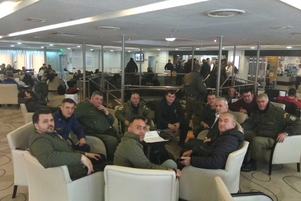 Οι αστυνομικές δυνάμεις δεν πηγαίνουν πουθενά από μόνες τους