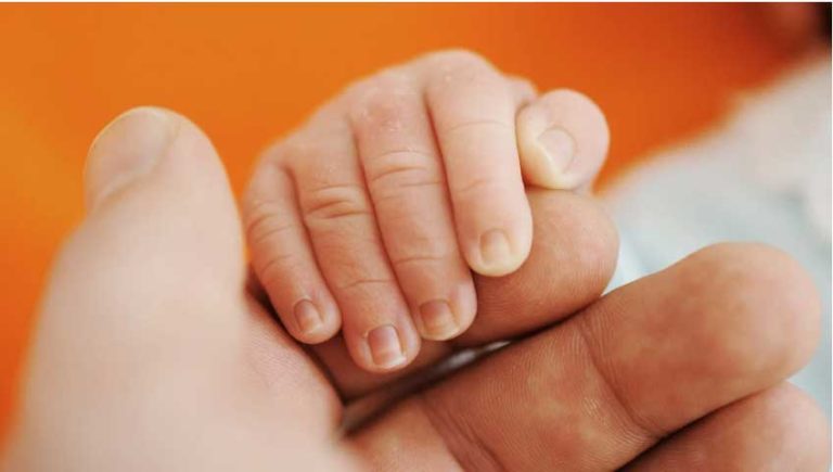 Βρέφος έξι μηνών θύμα του κορωνοϊού στις ΗΠΑ