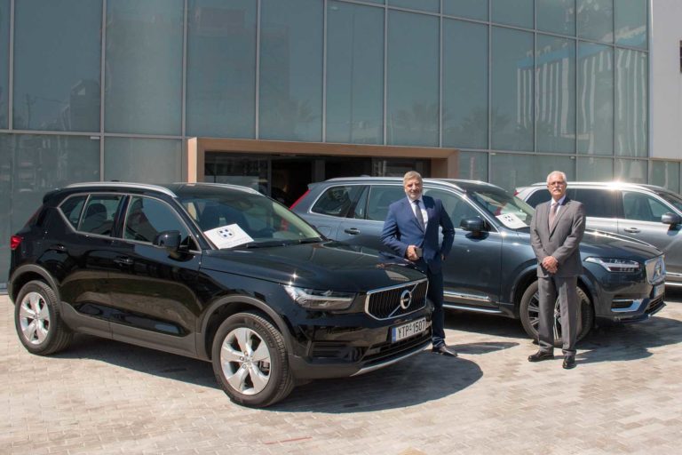 Η Volvo Car Hellas επεκτείνει την παροχή αυτοκινήτων της στις υπηρεσίες που μάχονται την πανδημία