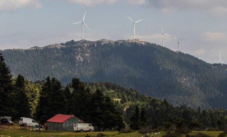 ΓΙΑ ΔΕΣ ΤΕ ΤΟΝ ΑΜΑΡΑΝΤΟ (ΤΙΣ ΑΝΕΜΟΓΕΝΗΤΡΙΕΣ) ΣΕ ΤΙ ΒΟΥΝΟ ΦΥΤΡΩΝΕΙ (ΦΥΤΡΩΝΟΥΝ)!!!