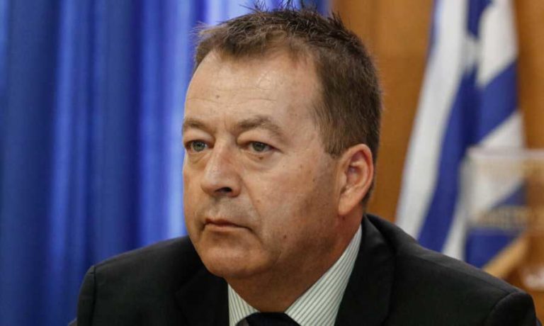 Μαέστρος του Τιτανικού λίγο πριν το παγόβουνο ο Μητσοτάκης