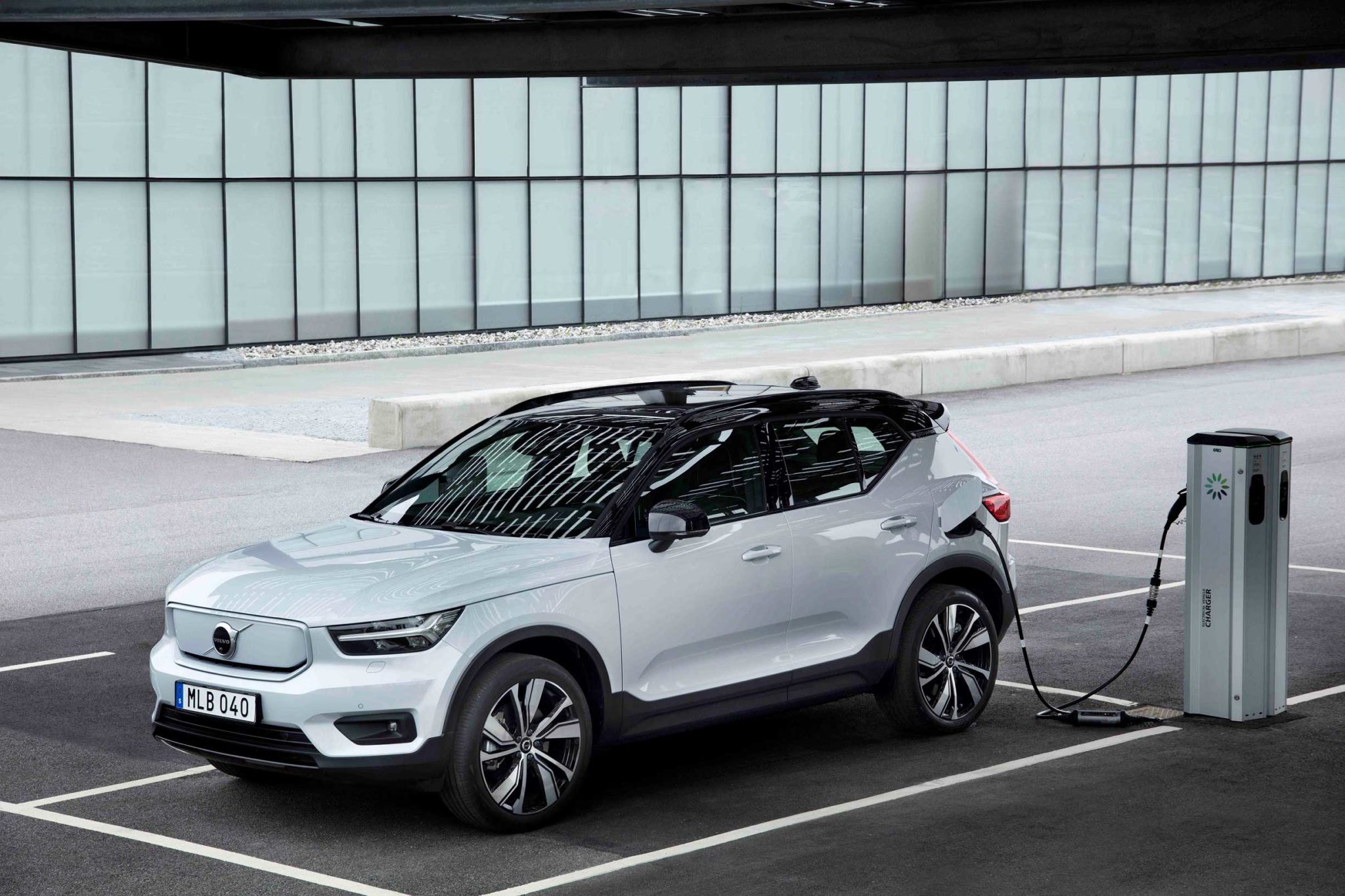 Η Volvo Cars ξεκίνησε την παραγωγή του ηλεκτρικού XC40 Recharge