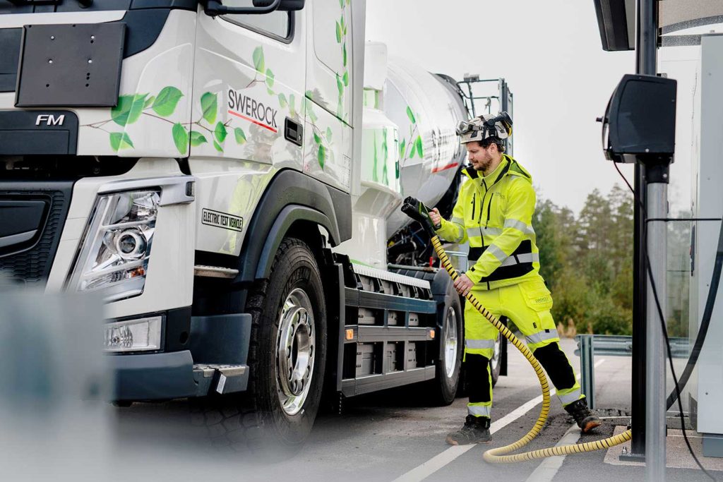Η Volvo Trucks παρουσιάζει στην Ευρώπη το 2021 μια πλήρη γκάμα ηλεκτρικών φορτηγών