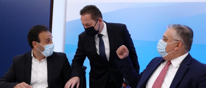 Ενθουσιασμός σε όλη τη χώρα - Παραδόθηκαν οι μάσκες στα κλειστά σχολεία