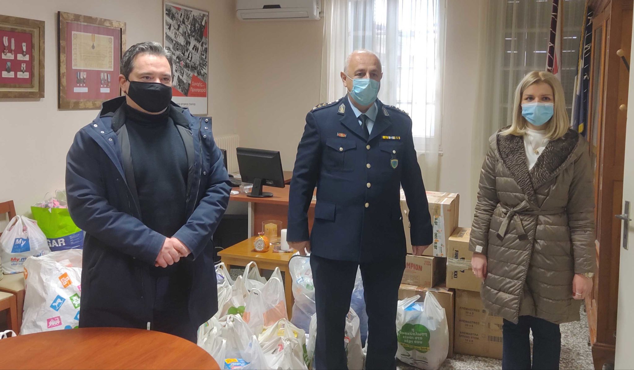 Δωρεά τροφίμων στο Περιφερειακό Τμήμα Ε.Ε.Σ. Τρικάλων