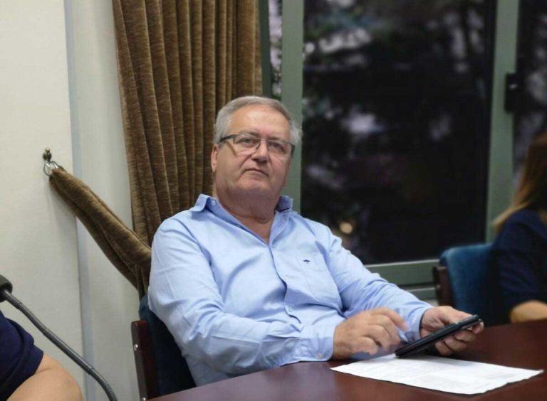 Μόνο αντάρτης δεν είναι…