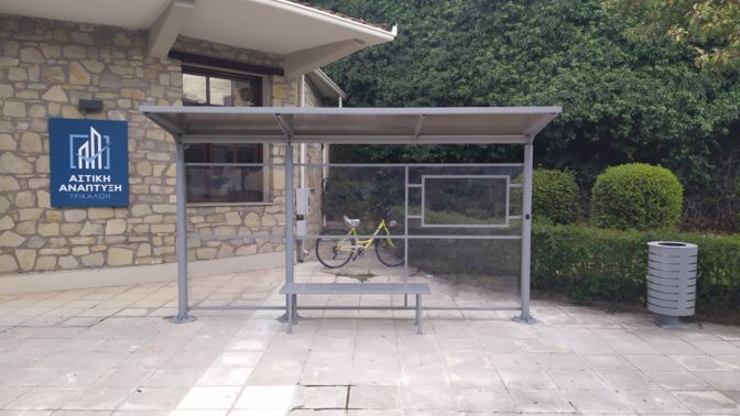 Επιτέλους Led φωτισμός, φόρτιση κινητών και σύγχρονες στάσεις επιβατών στα Τρίκαλα