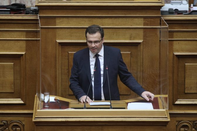 Με παρέμβαση Λιούτα δυο νέα εμβολιαστικά κέντρα σε Καλαμπάκα και Φαρκαδόνα