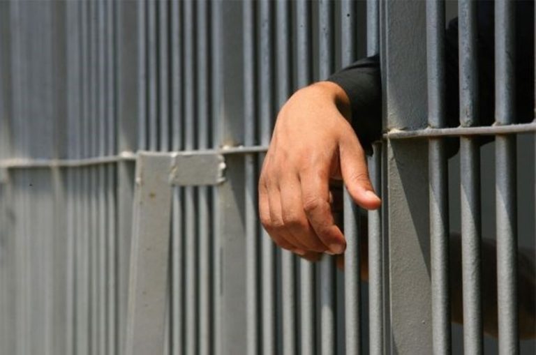 Βαριές ποινές, χωρίς αναστολή στους Ρομά που ξυλοκόπησαν δημ. αστυνομικούς στη Λαμία