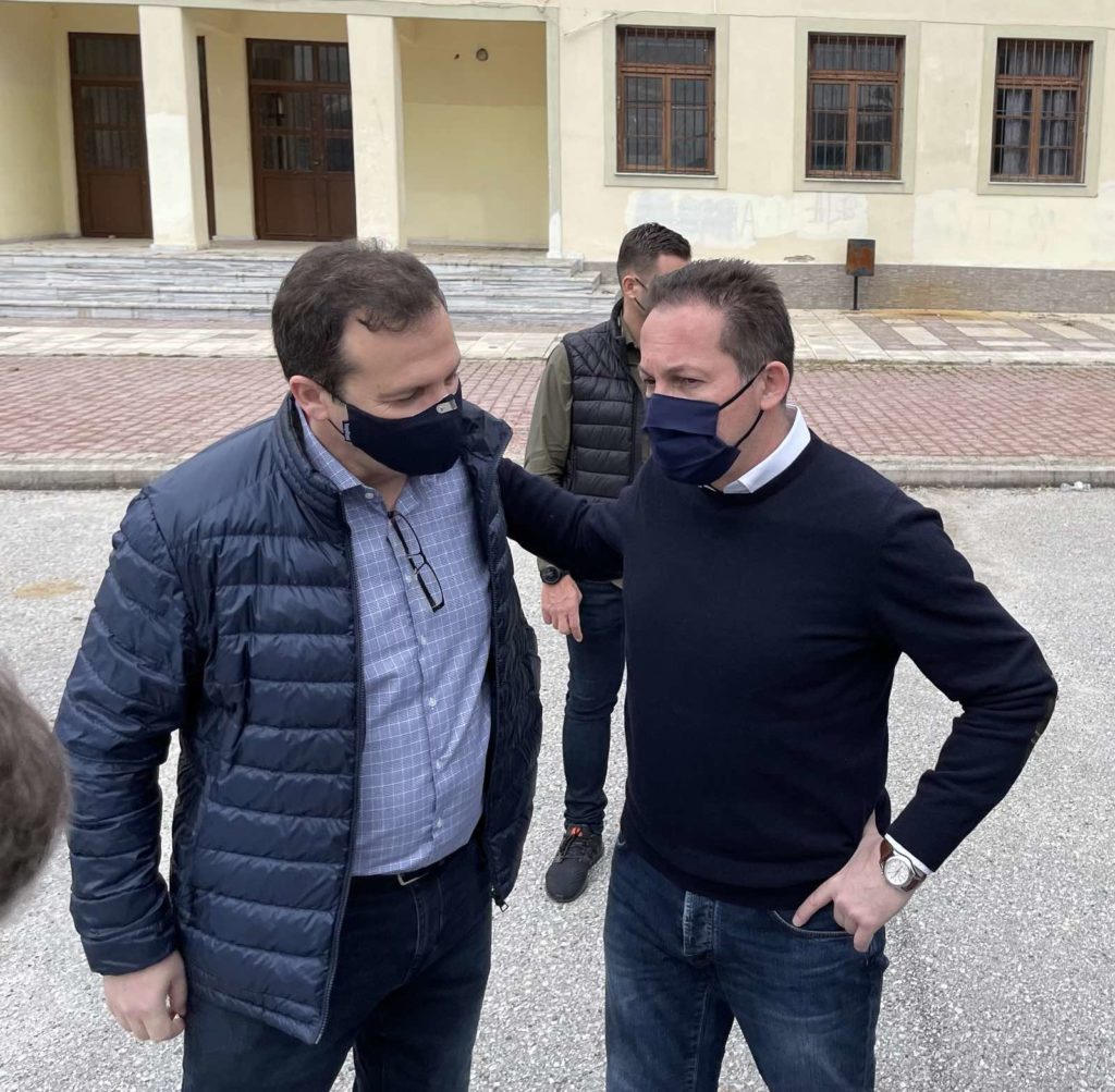 Μαζί με τον Αναπληρωτή Υπουργό Εσωτερικών ο Θανάσης Λιούτας κοντά στους σεισμοπαθείς του τόπου μας