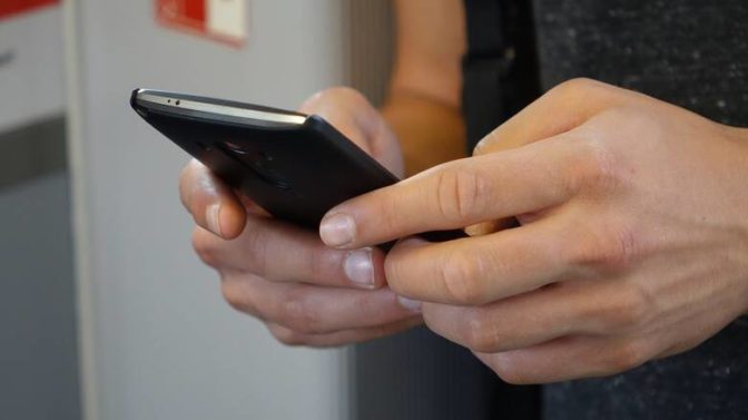 Κορονοϊός: Αλλαγές στη χρήση των sms σε όλη τη χώρα