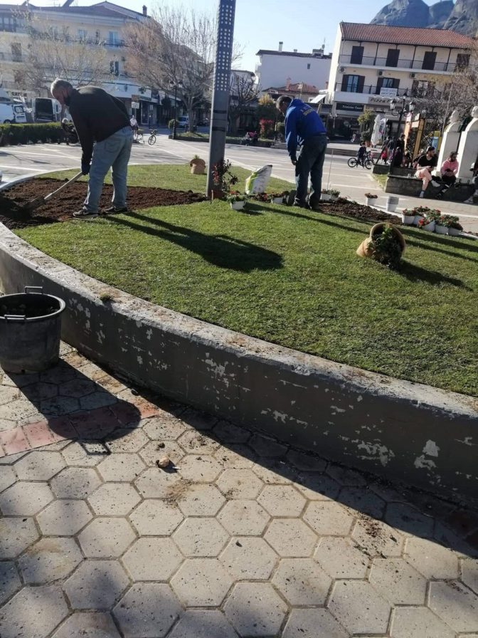 Καλλωπισμός της κεντρικής πλατείας Καλαμπάκας