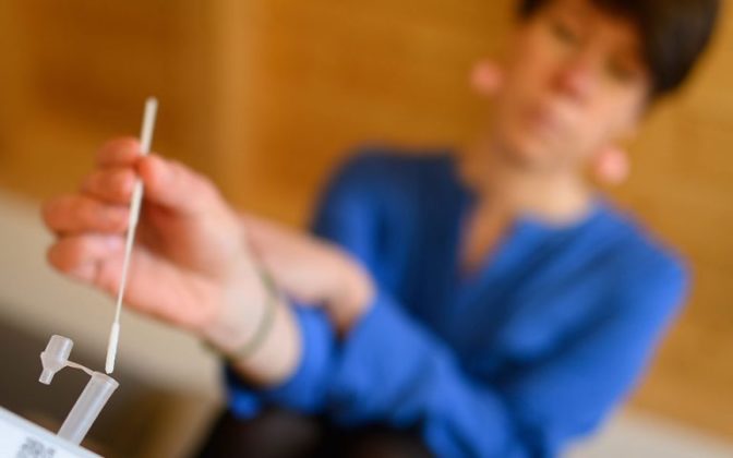 Στη μάχη κατά του ιού τα self tests-Ποίοι θα τα κάνουν υποχρεωτικά